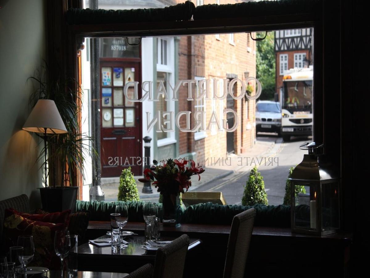 Gilbey'S Bar, Restaurant & Townhouse Bed & Breakfast Windsor Dış mekan fotoğraf