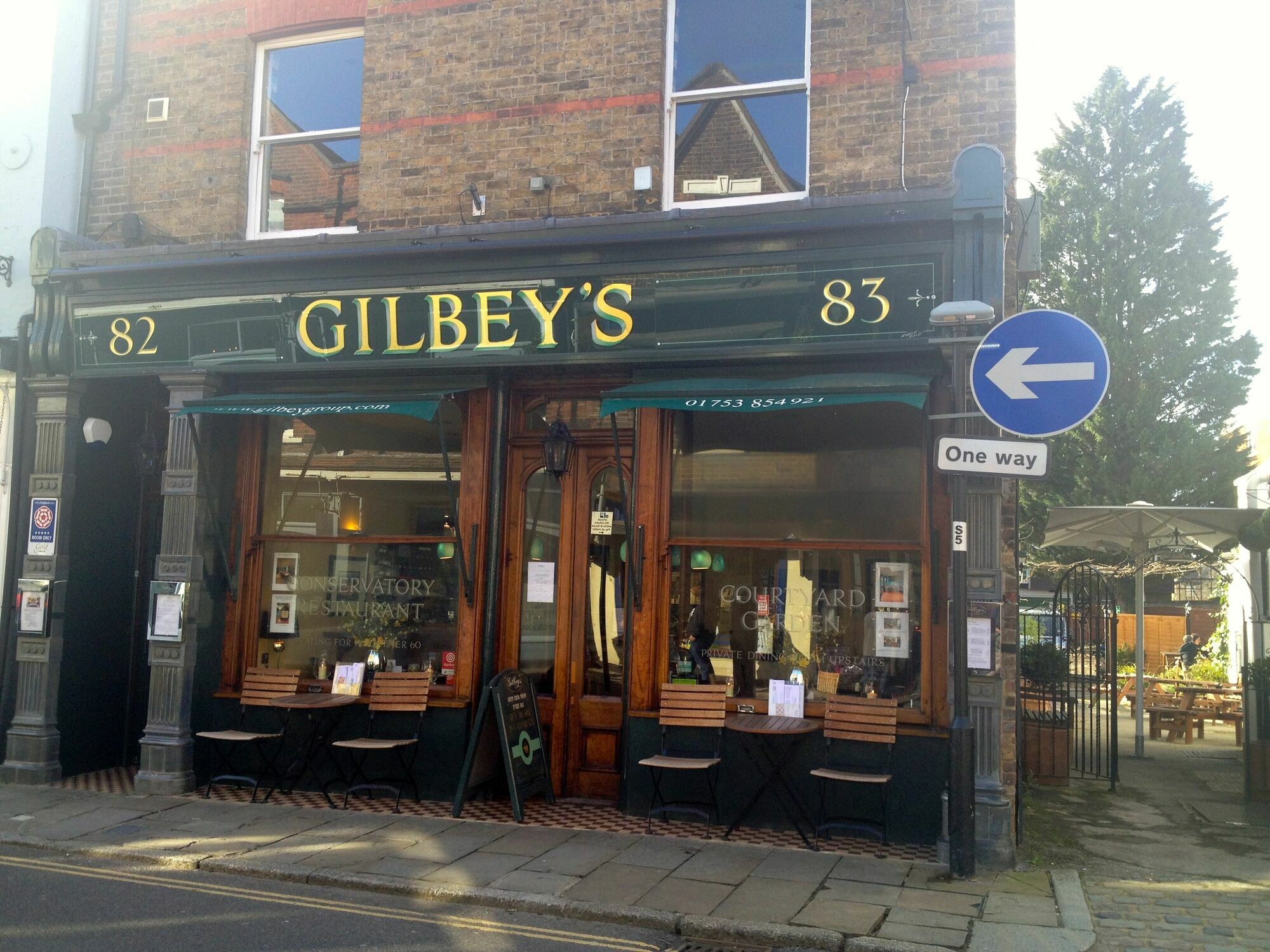 Gilbey'S Bar, Restaurant & Townhouse Bed & Breakfast Windsor Dış mekan fotoğraf